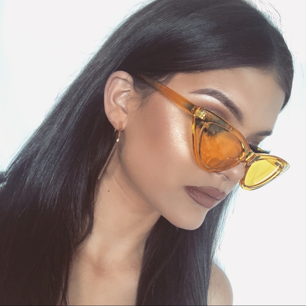Translucent Retro Cat Eye Sunglasses - Picture 5 of 6